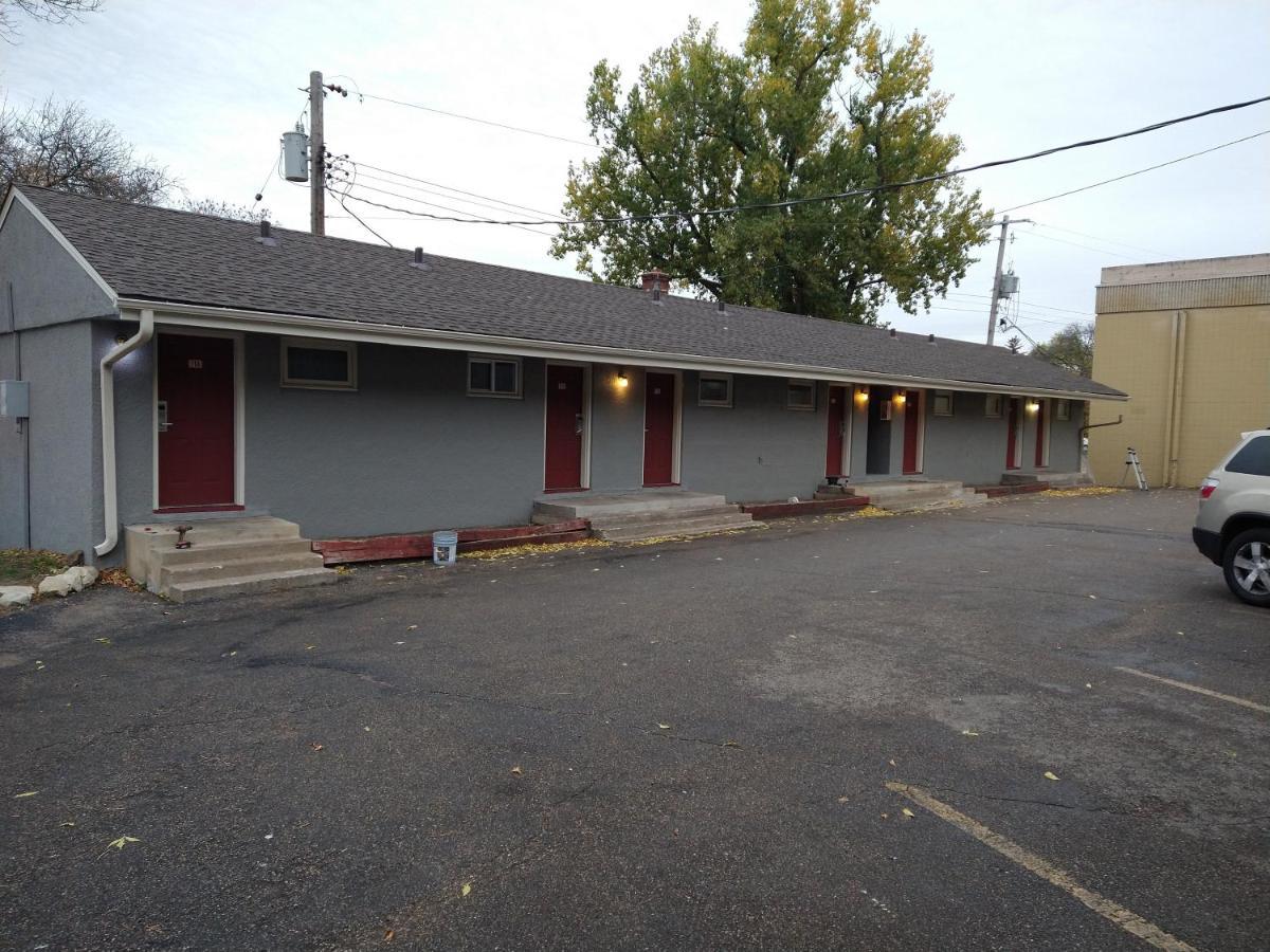 Highway Motel Saint Paul Exterior photo